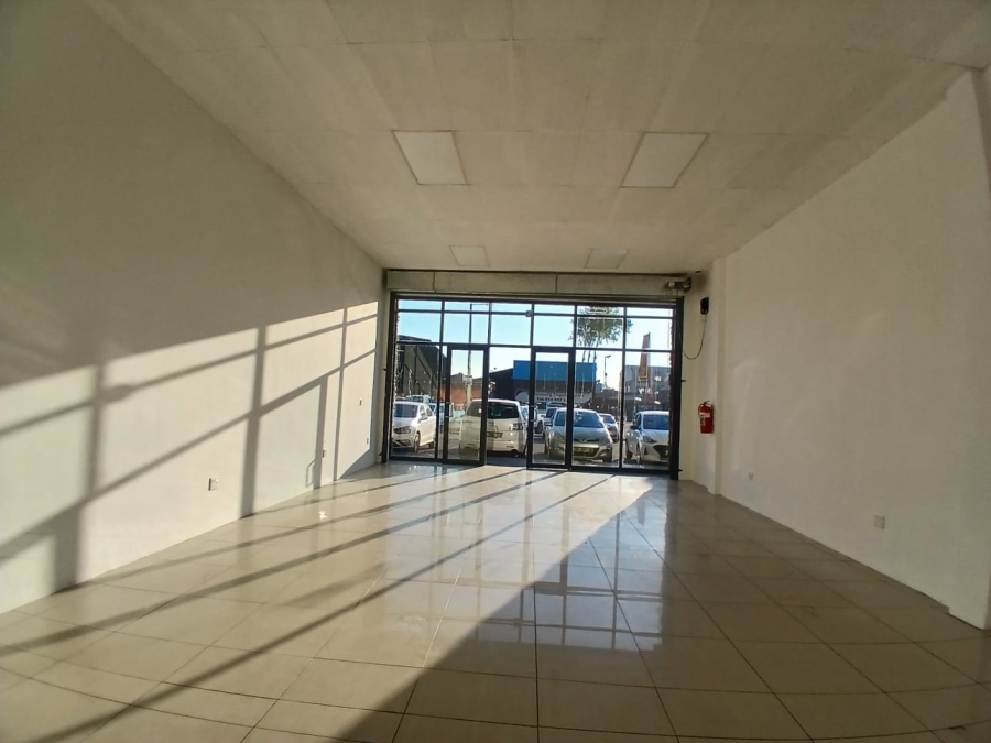 To Let Commercial Property for Rent in Lower Bo-dorp North West